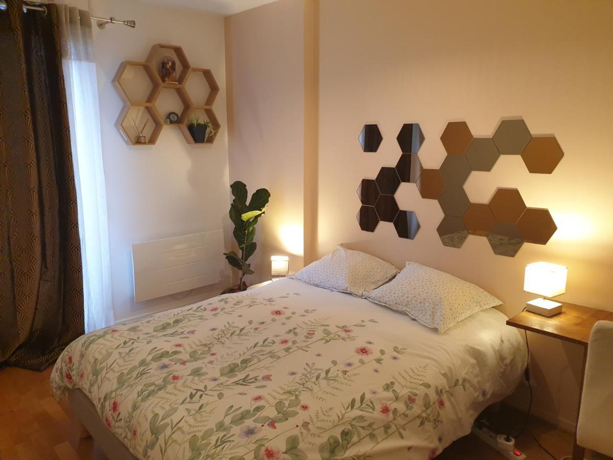 Spacieux Et Calme, Style Parisien, Toutes Commodites, Ideal Pour Un Sejour Authentique Saint-Denis  Zewnętrze zdjęcie